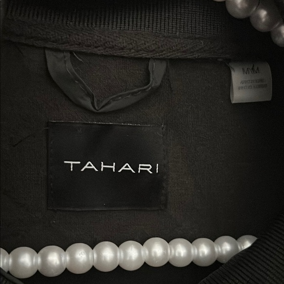 Tahari Black Quilted Puffer Jacket with Slim Fit - Picture 2 of 3